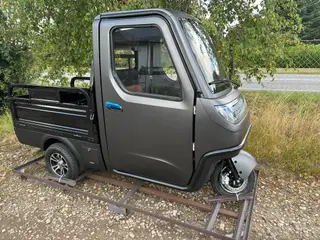Scooter med lad - model ELVIO 3000 W elmotor