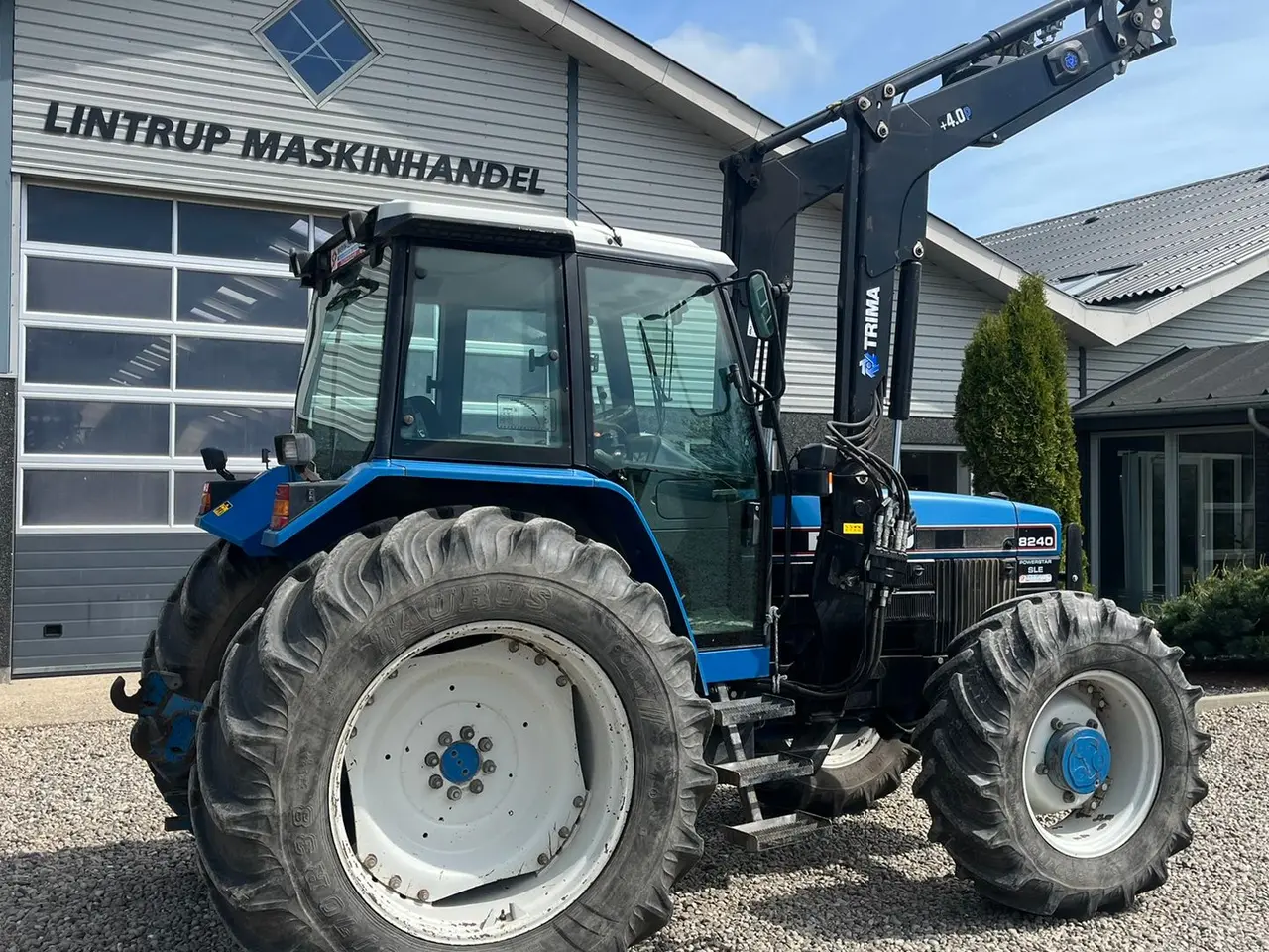 Billede 12 - New Holland 8240 SLE med frontlæsser