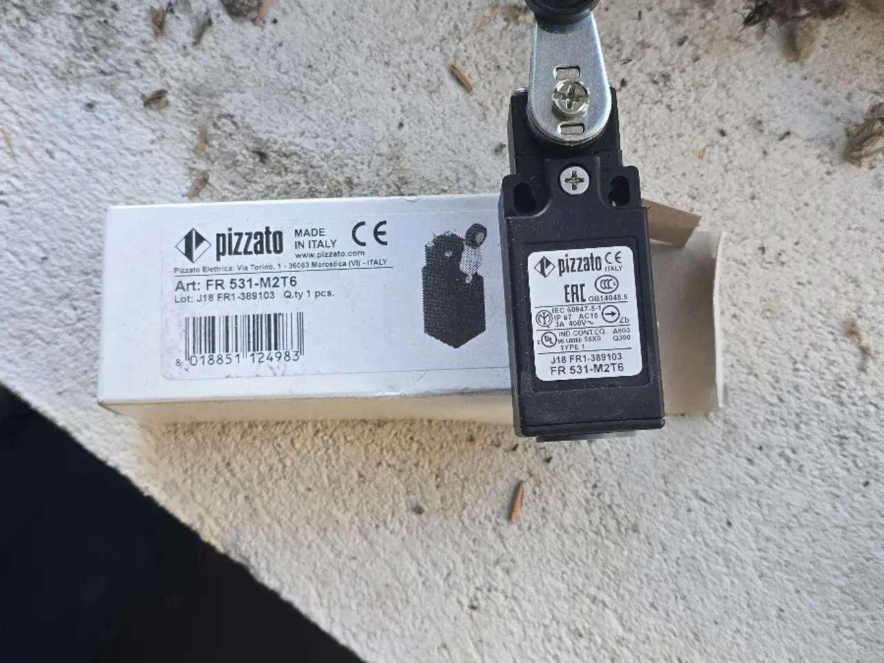 Billede 1 - Pizzato Elettrica, model FR 531-M2T6 endestopkonta
