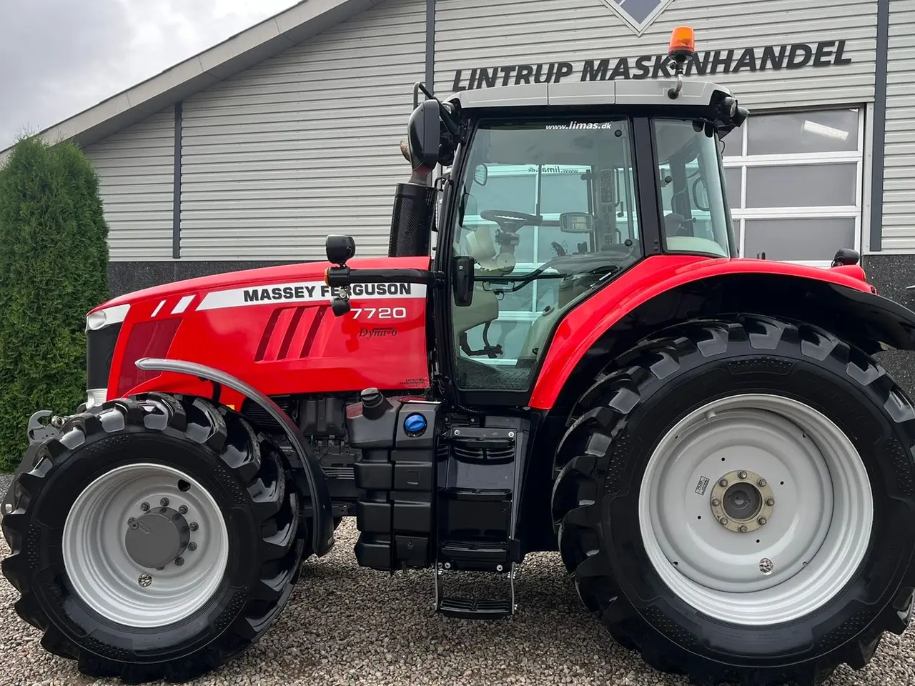 Billede 12 - Massey Ferguson 7720 Med frontlift og 4stk næsten nye dæk.