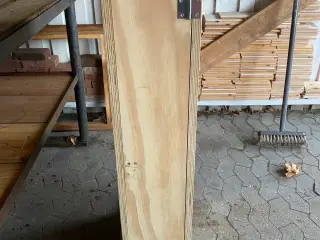 Værktøjsskab træ.