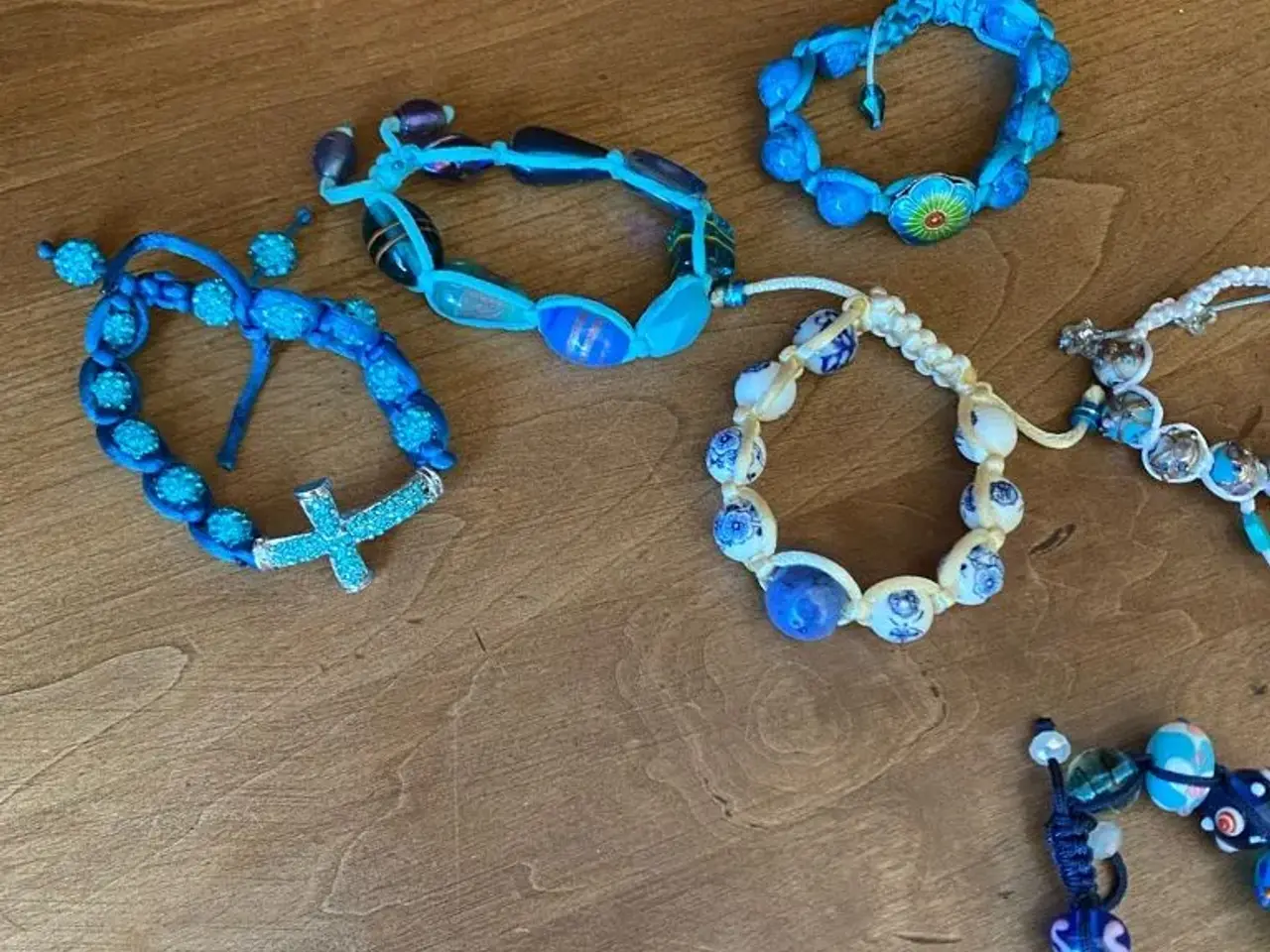 Billede 6 - Nye knyttede armbånd