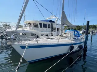 Sweden Yachts 390