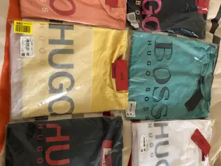 Hugo Boss T-shirts i str L. 6 forskellige farver