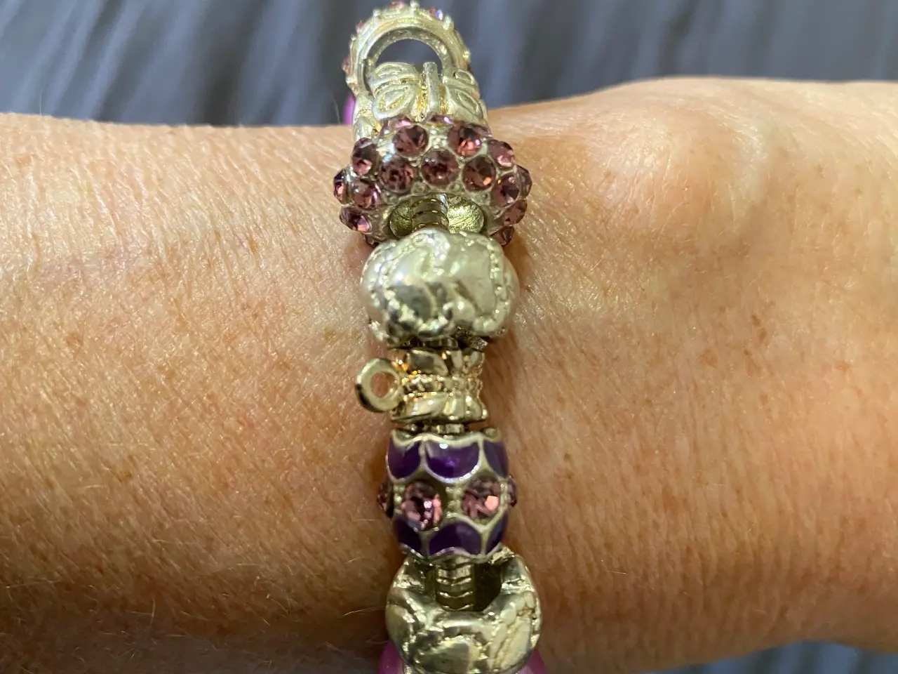 Billede 11 - Armbånd med Charms