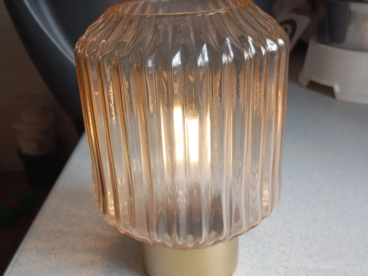 Billede 3 - Bordlampe på batteri og med timer