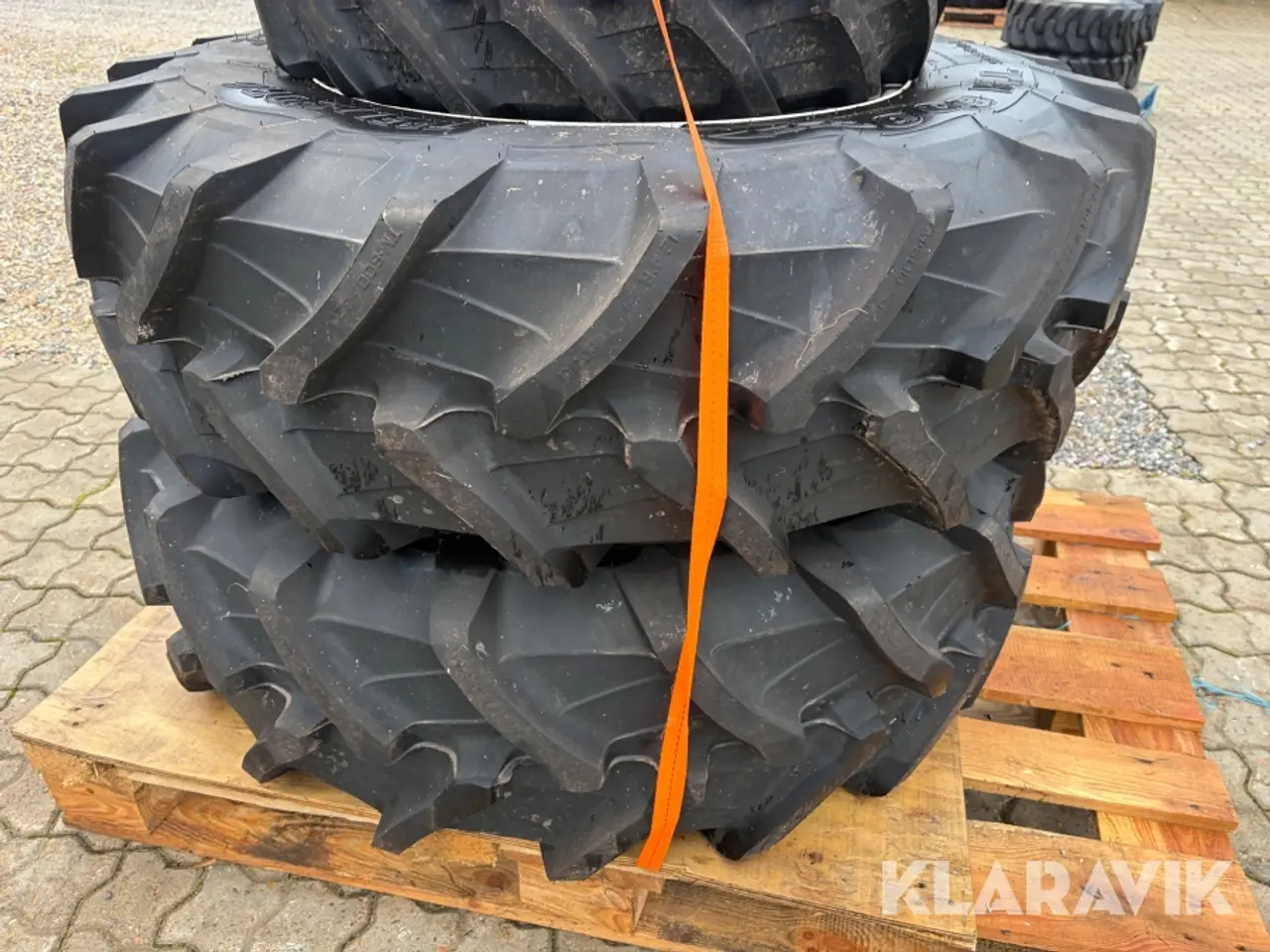 Billede 8 - Kompakttraktor dæk 2 styk 260/70 R16 og 2 styk 320/85 R