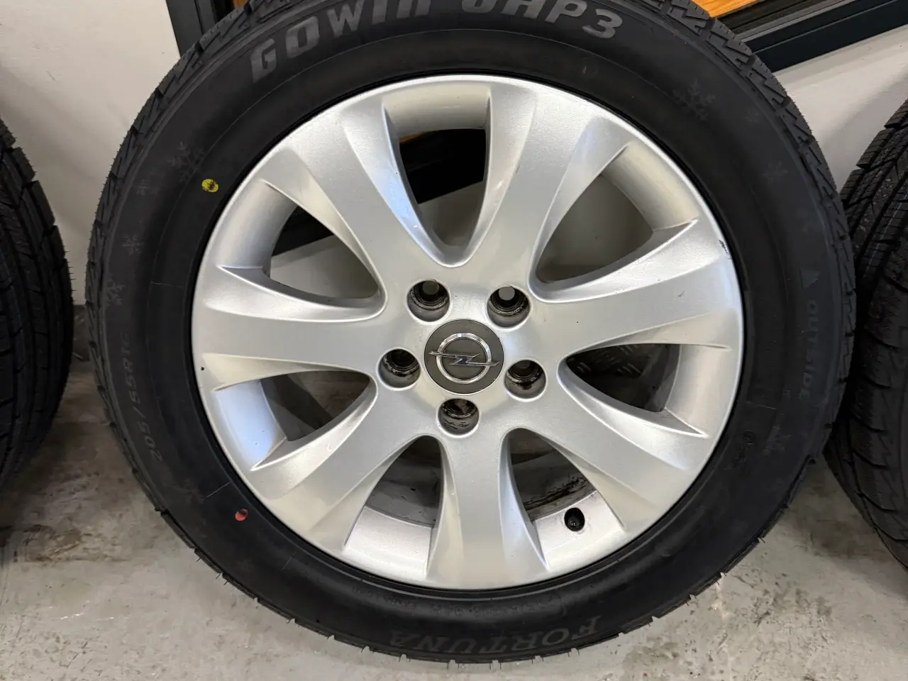 Billede 4 - Originale 16” Opel alufælge med nye vinterdæk