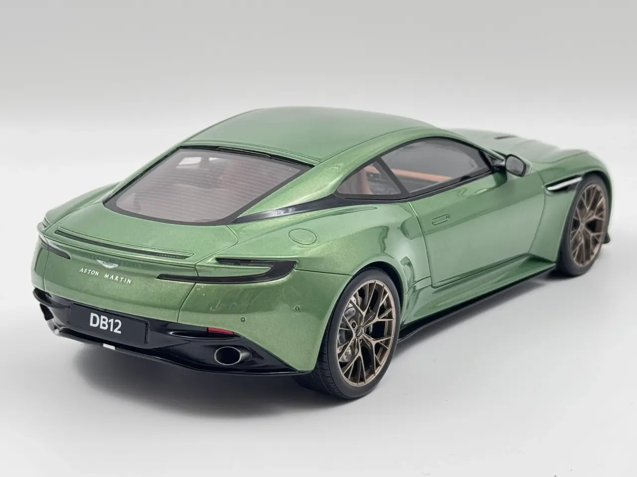 Billede 3 - 2023 Aston Martin DB12 - 1:18