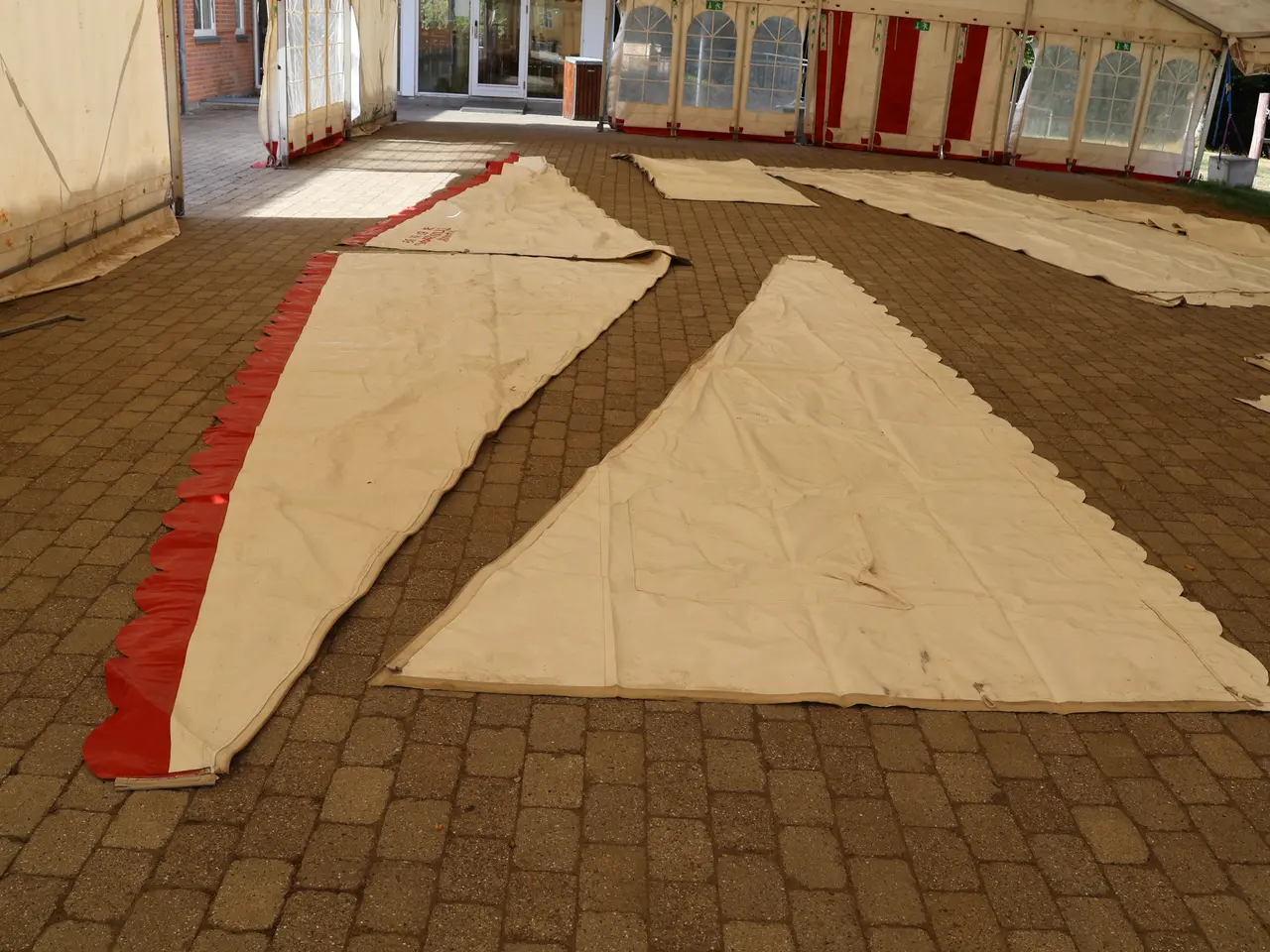 Billede 16 - Kæmpe 12x30 meter party telt