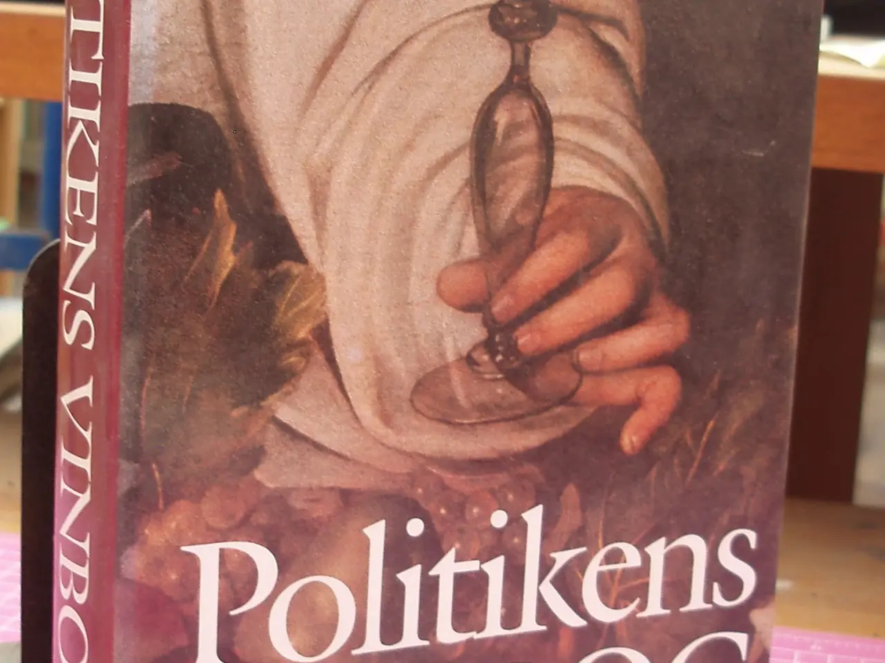 Billede 1 - Politikens Vinbog af Flemming Hvelplund