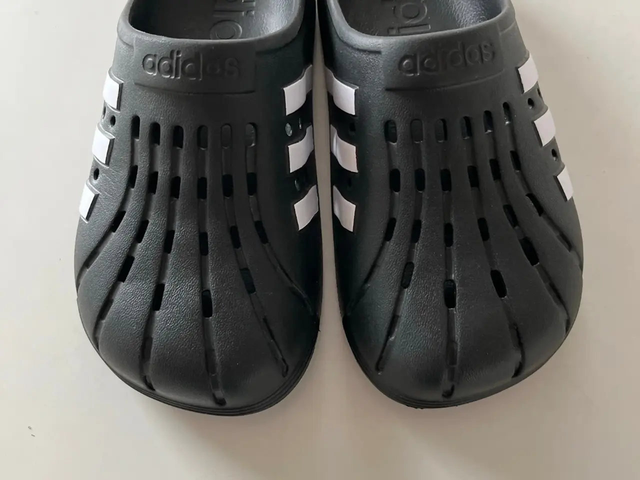 Billede 1 - Adidas bade/ hjemmesko 