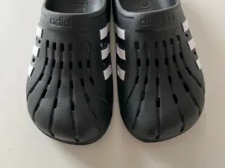 Adidas bade/ hjemmesko