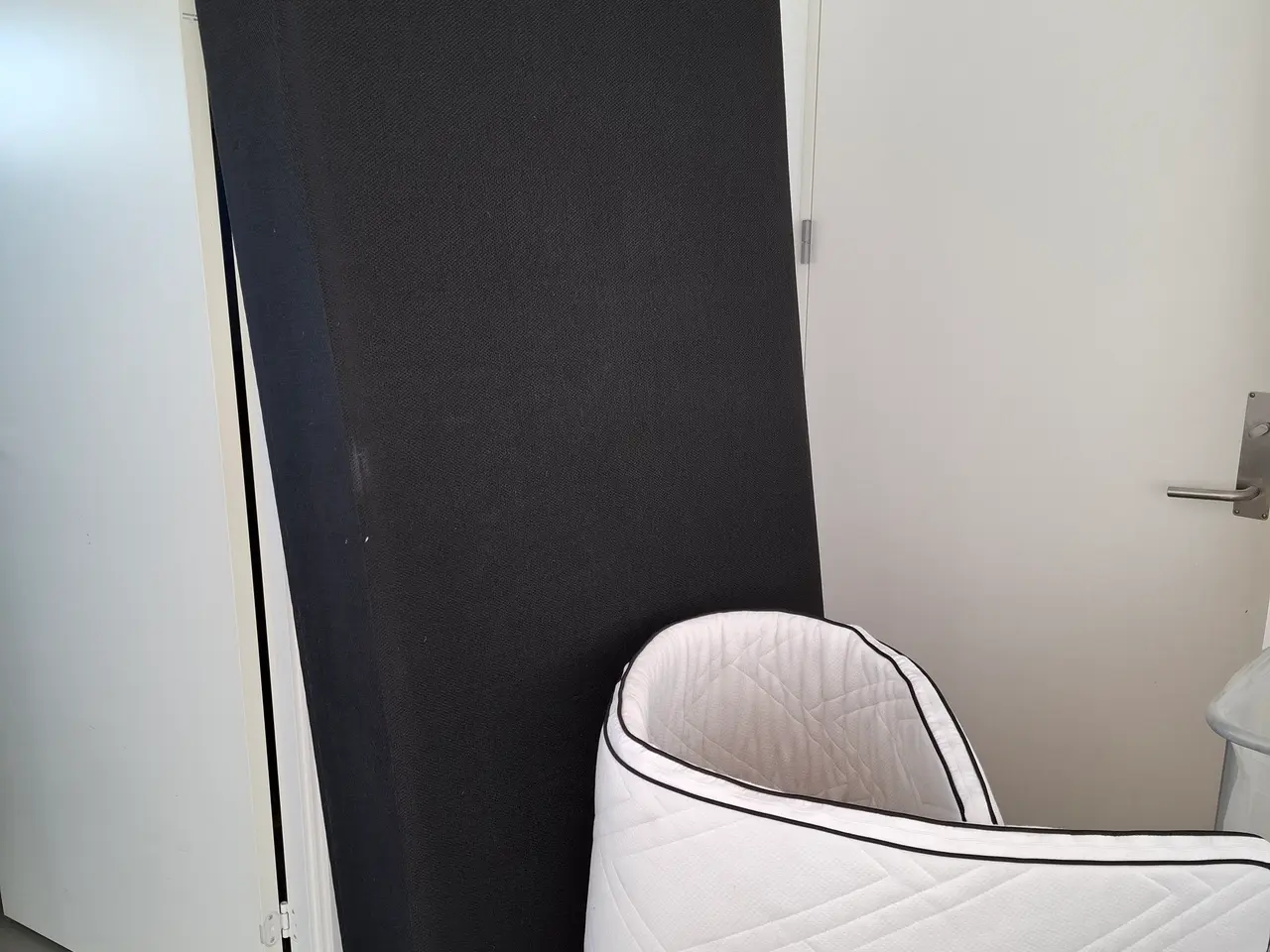 Billede 1 - Enkelt sort box madras med topmadras