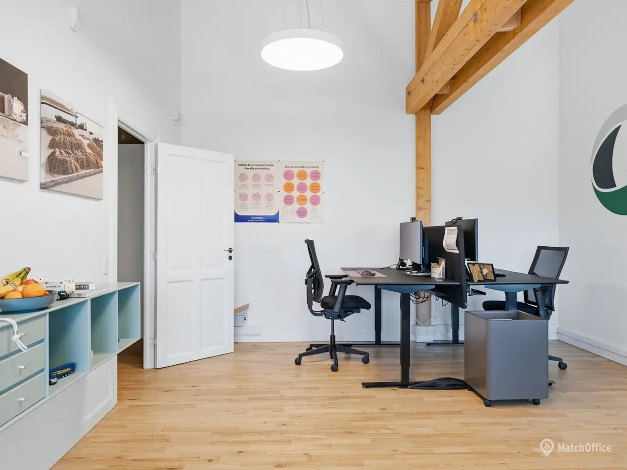 Billede 3 - Lyst og moderne kontor med fine detaljer