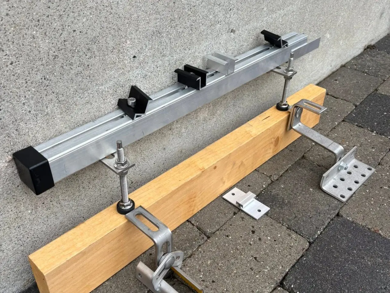 Billede 5 - 200 mm stokskruer til solcelle skinner med adapter