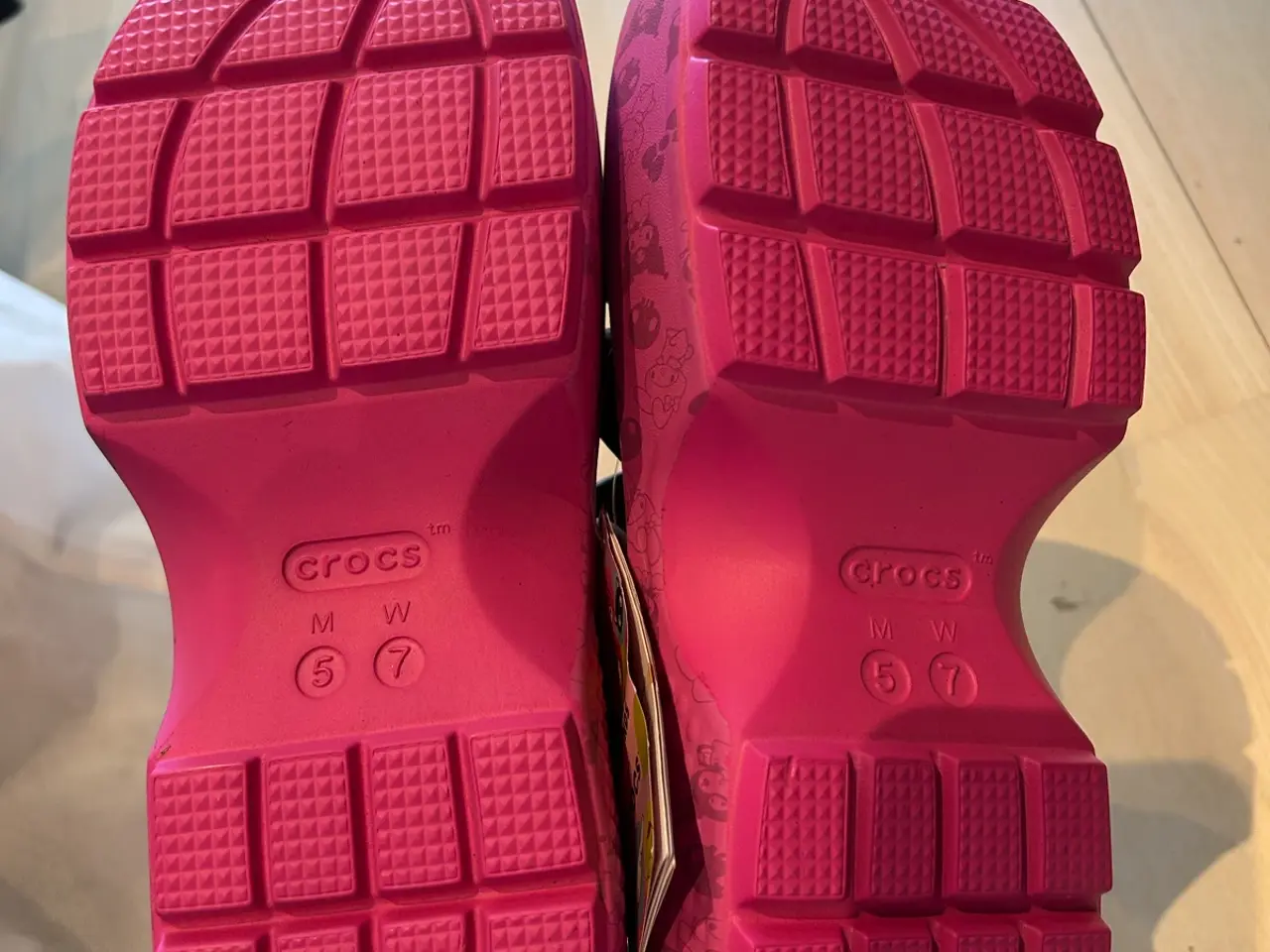 Billede 5 - Hello Kitty friends Crocs sandaler str.37/38