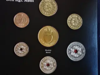 DANMARK DET KGL MØNTSÆT 2013 med Frederik VIII