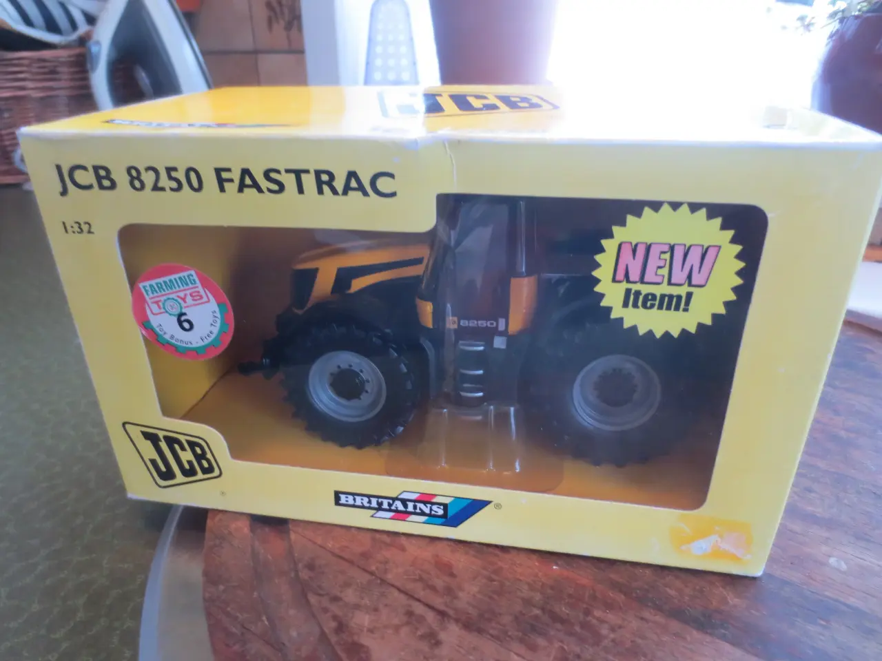 Billede 2 - 1 stk Ny JCB Fastrac 8250 i Britain 