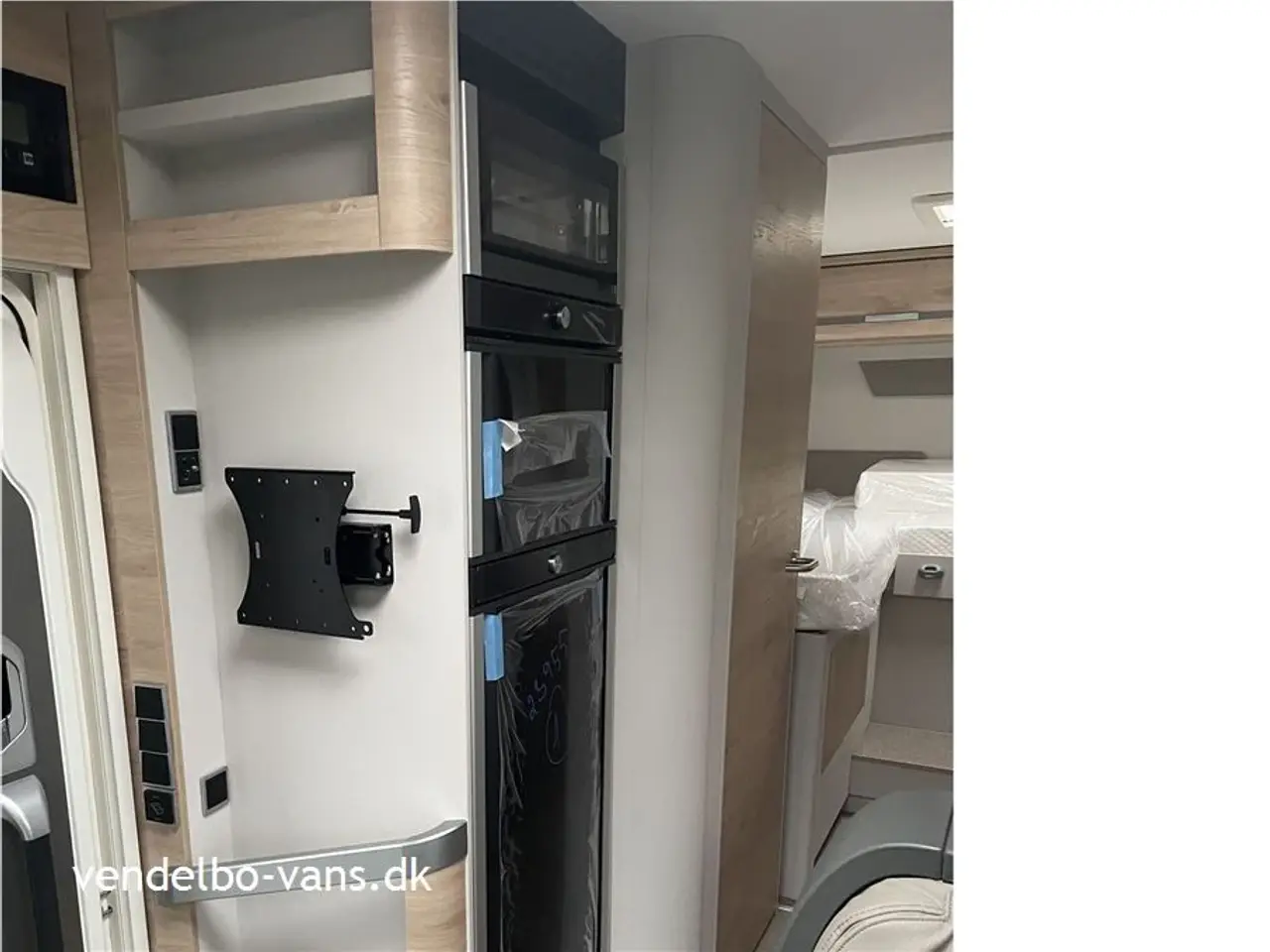 Billede 17 - 2026 - Dethleffs Pulse Classic T 7051 EB Luksuriøs camper med enkeltsenge og stor garage