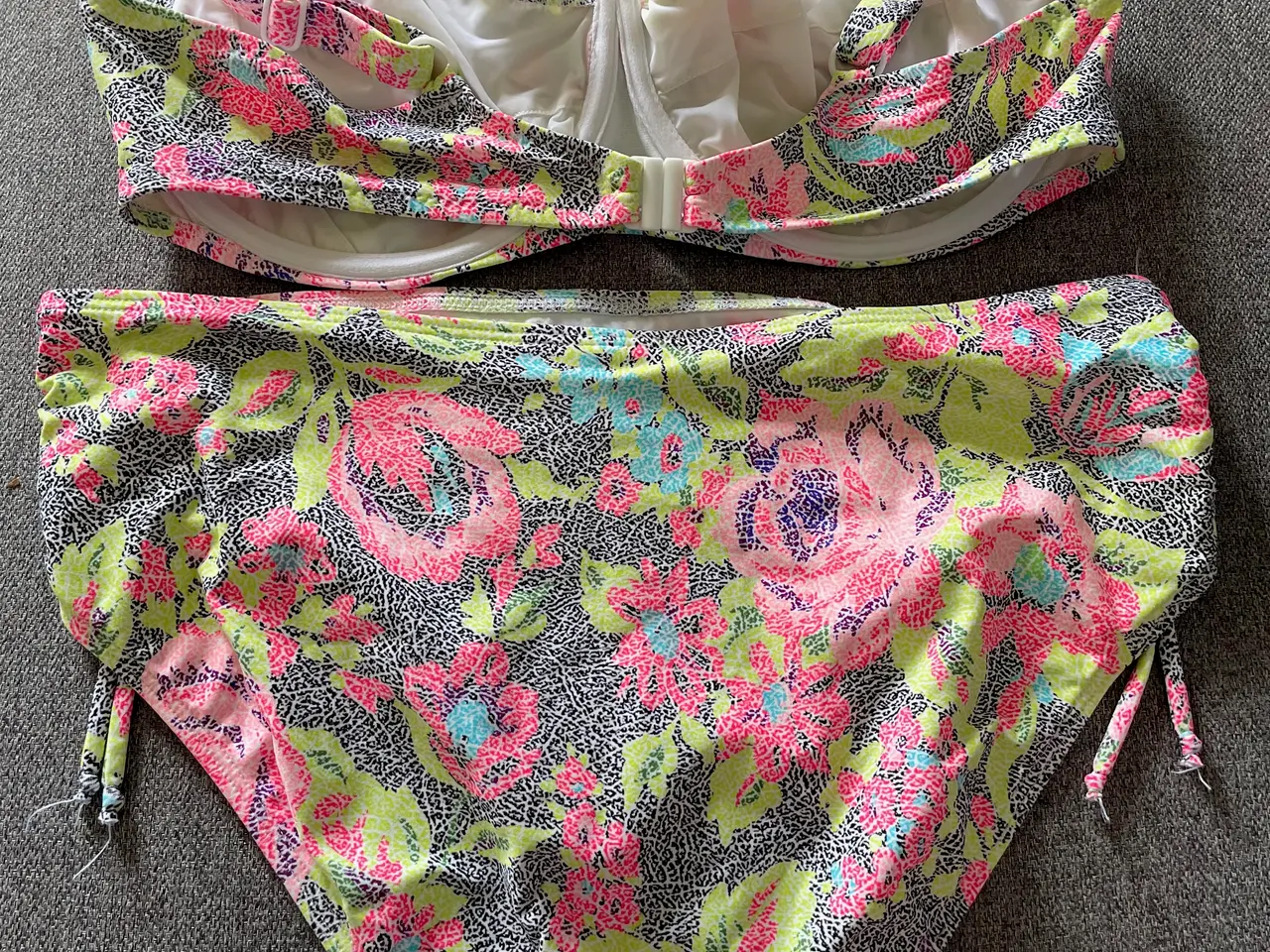 Billede 4 - YDERLIGERE NEDSAT Flot Saltabad bikini, 80F str 40