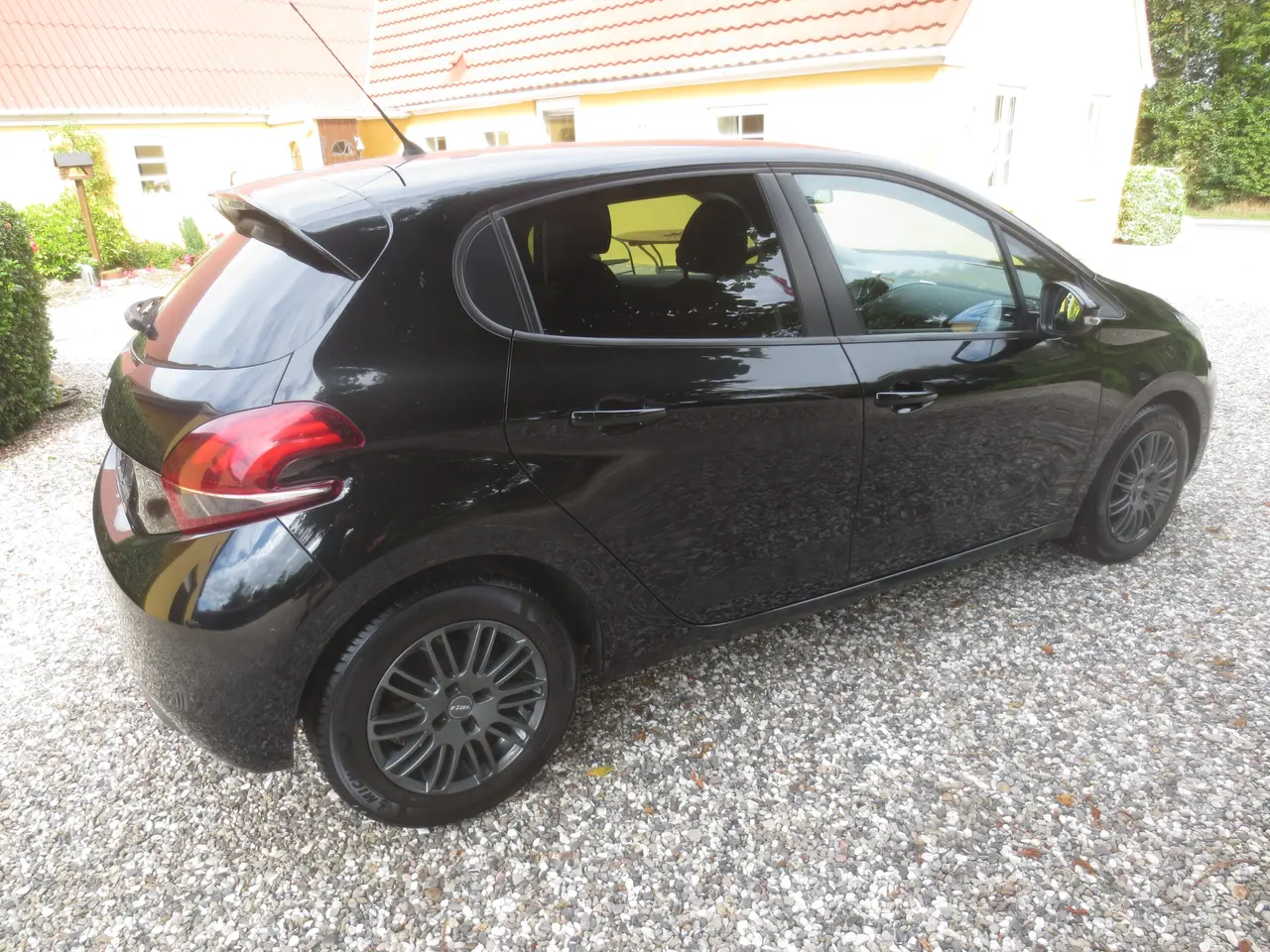 Billede 6 - Peugeot 208 1.6 HDi År 17. Nysynet. 