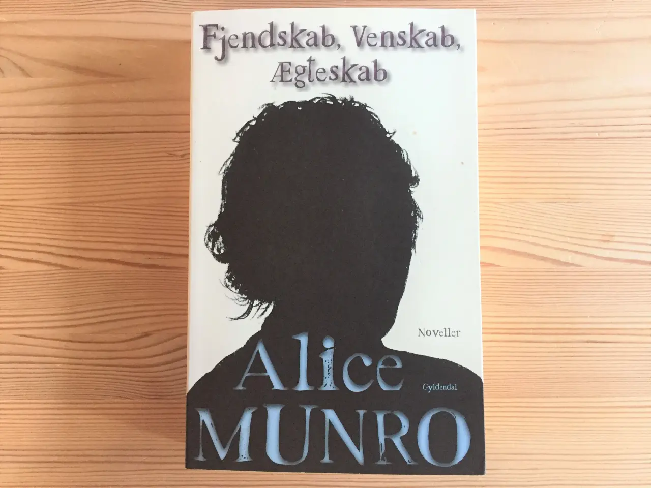 Billede 1 - Fjendskab, Venskab, Ægteskab