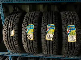 Tyfoon, Uniroyal, Pirelli, Dunlop, Michelin m.fl.