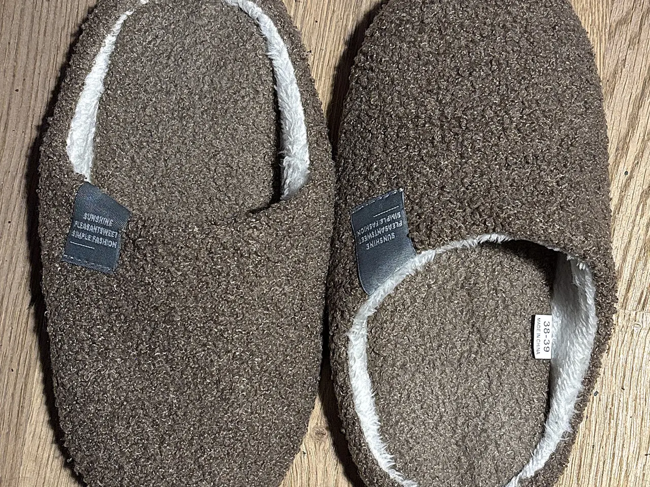 Billede 2 - Hjemmesko, beige. Str. 38-39.