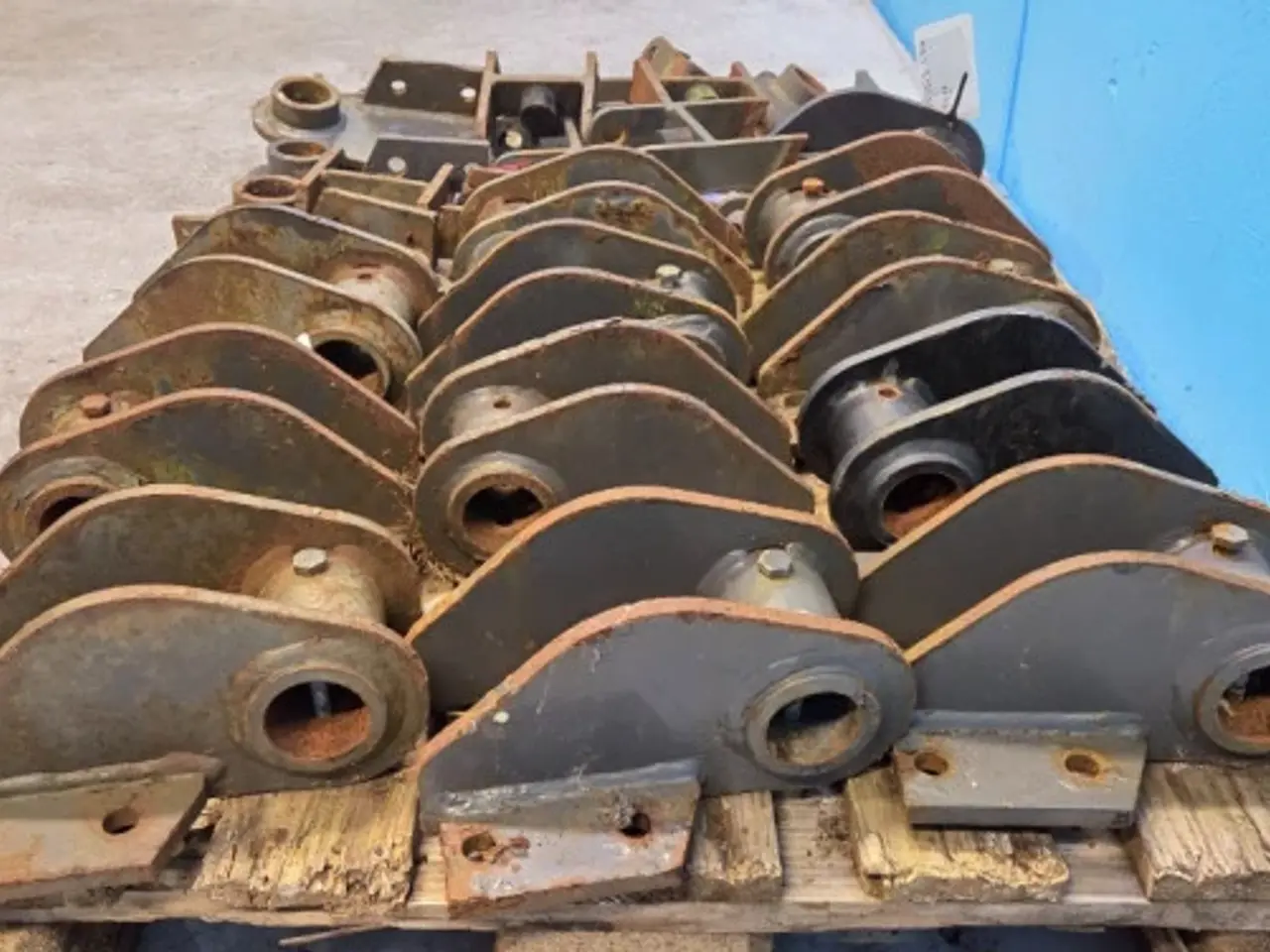 Billede 14 - New Holland B115C Dele til Pallegafler 87310374