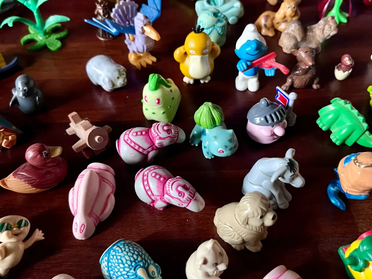 Billede 11 - Små “Kinderæg” figurer.