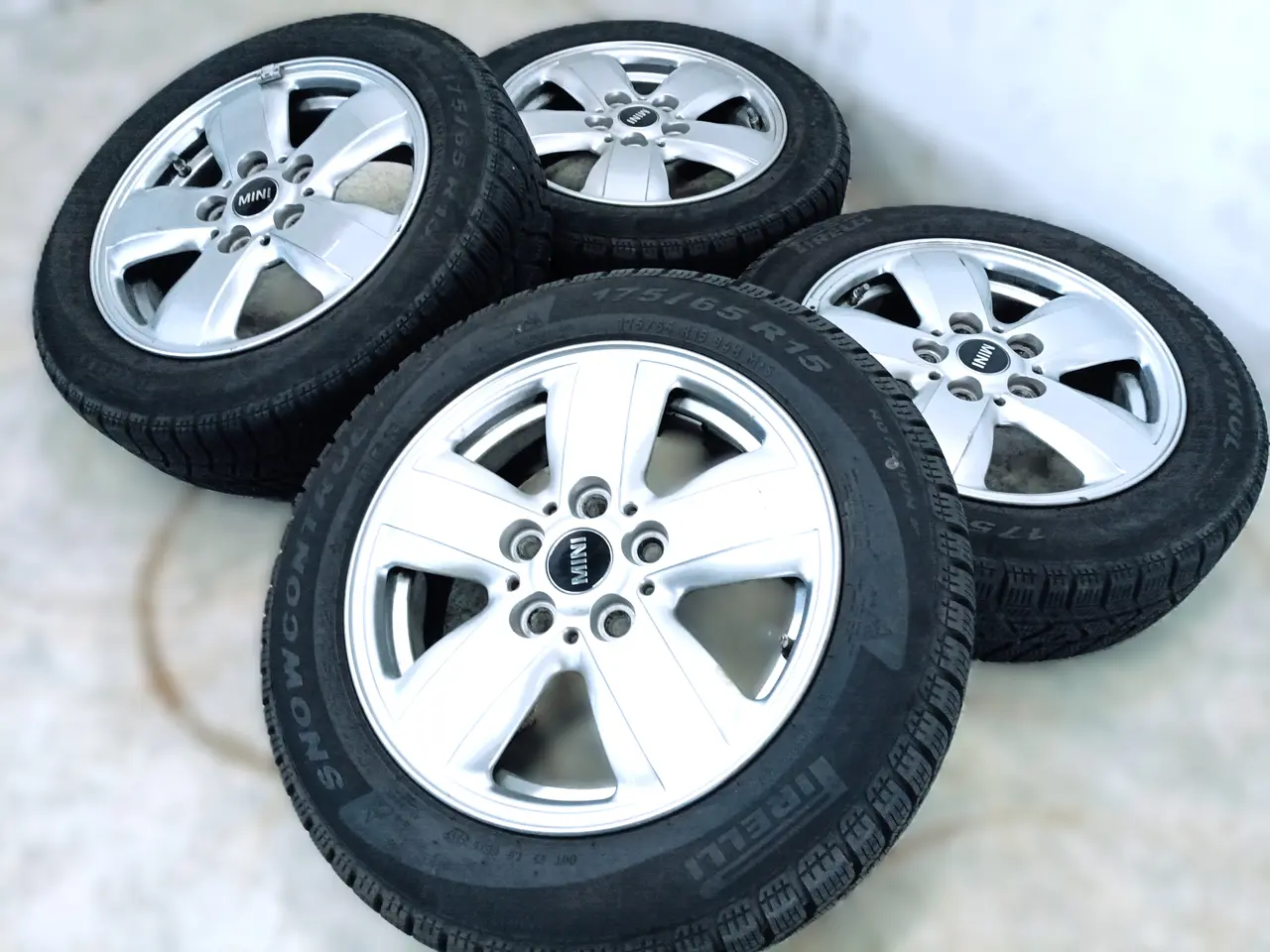 Billede 2 - 5x112 15" ET46 nav 66,6ø MINI vinter fælge TPMS