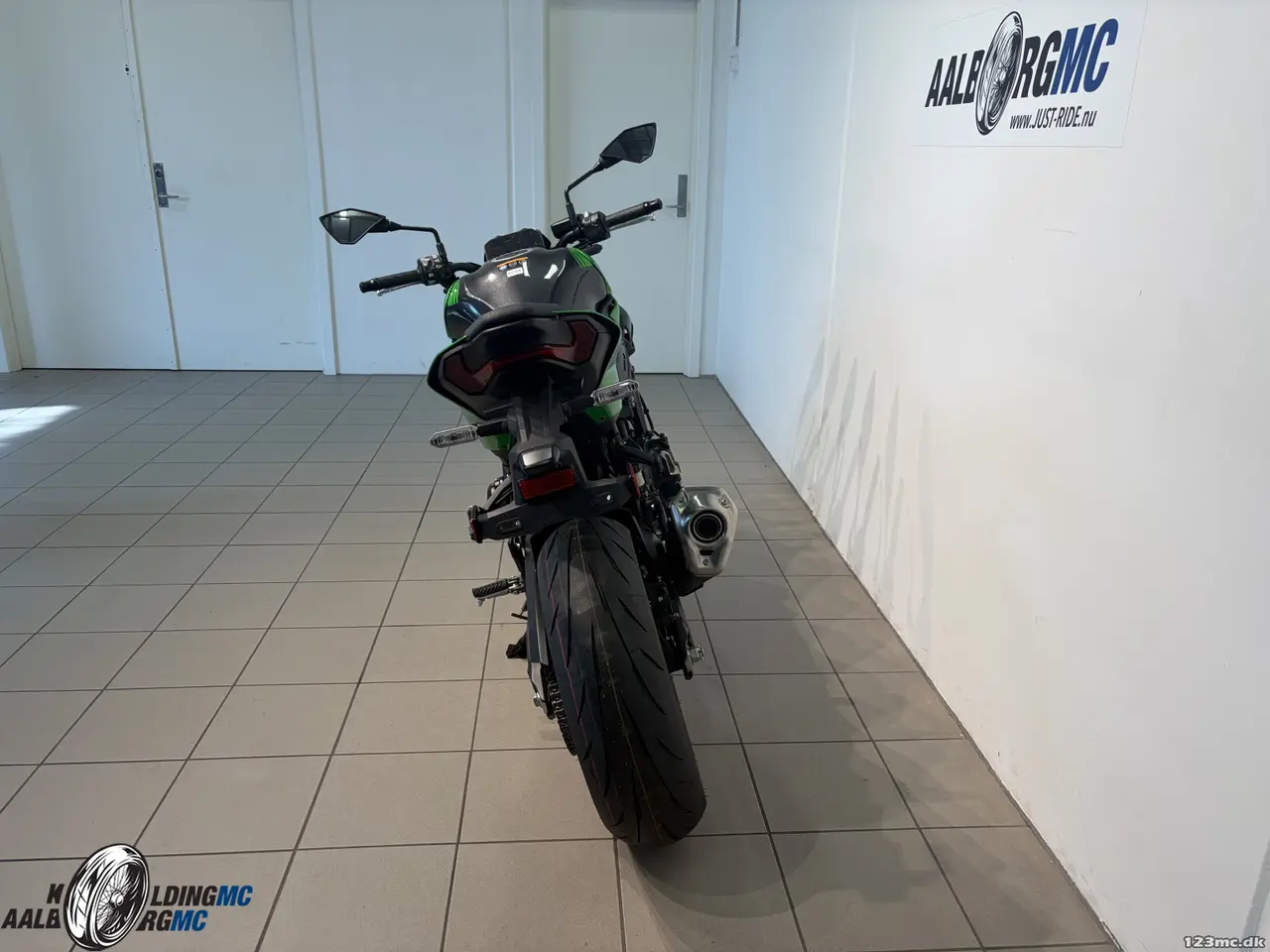 Billede 8 - Kawasaki Z 900 Candy Lime Green / Metallic Carbon Gray