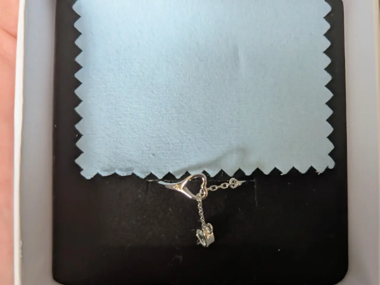 Billede 4 - Sterling sølv ring med zirkoner.