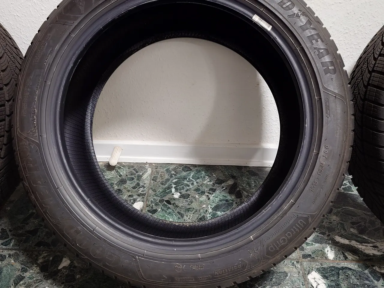 Billede 5 - Goodyear Ultragrip performance+ 245/45-18" 7mm