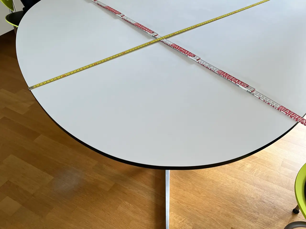 Billede 1 - Spisebord plektorformet