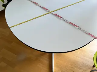 Spisebord plektorformet