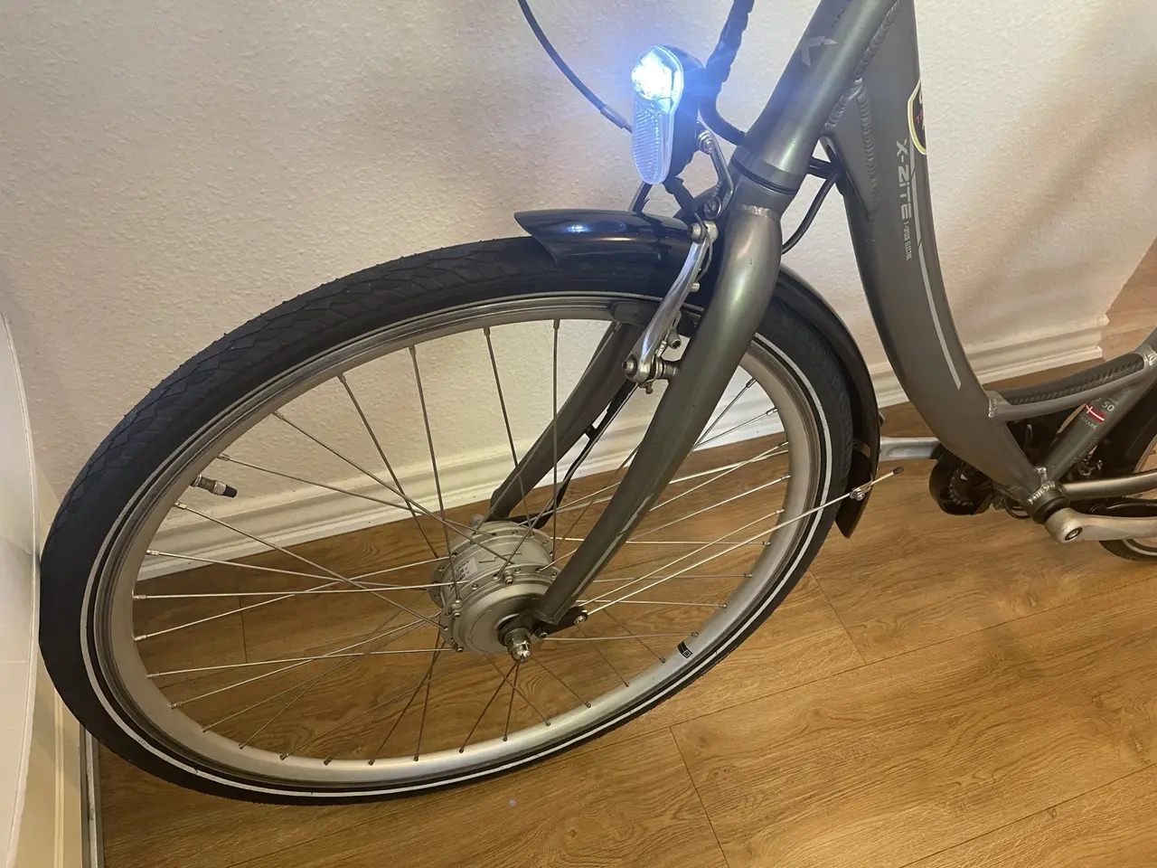 Billede 5 - flot x-zite dame elcykel 28"  7 gear. 