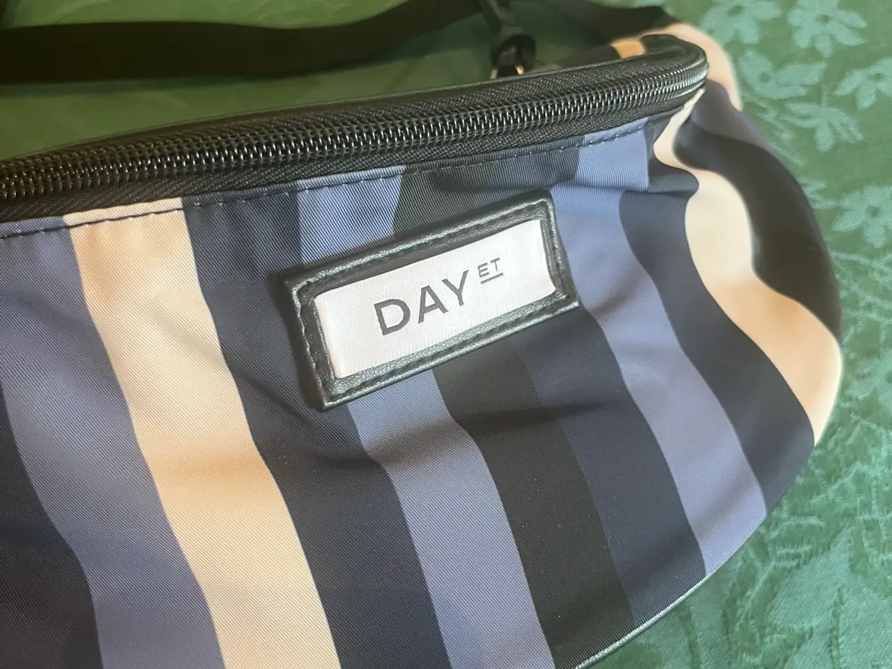 Billede 3 - Bæltetaske DAY et