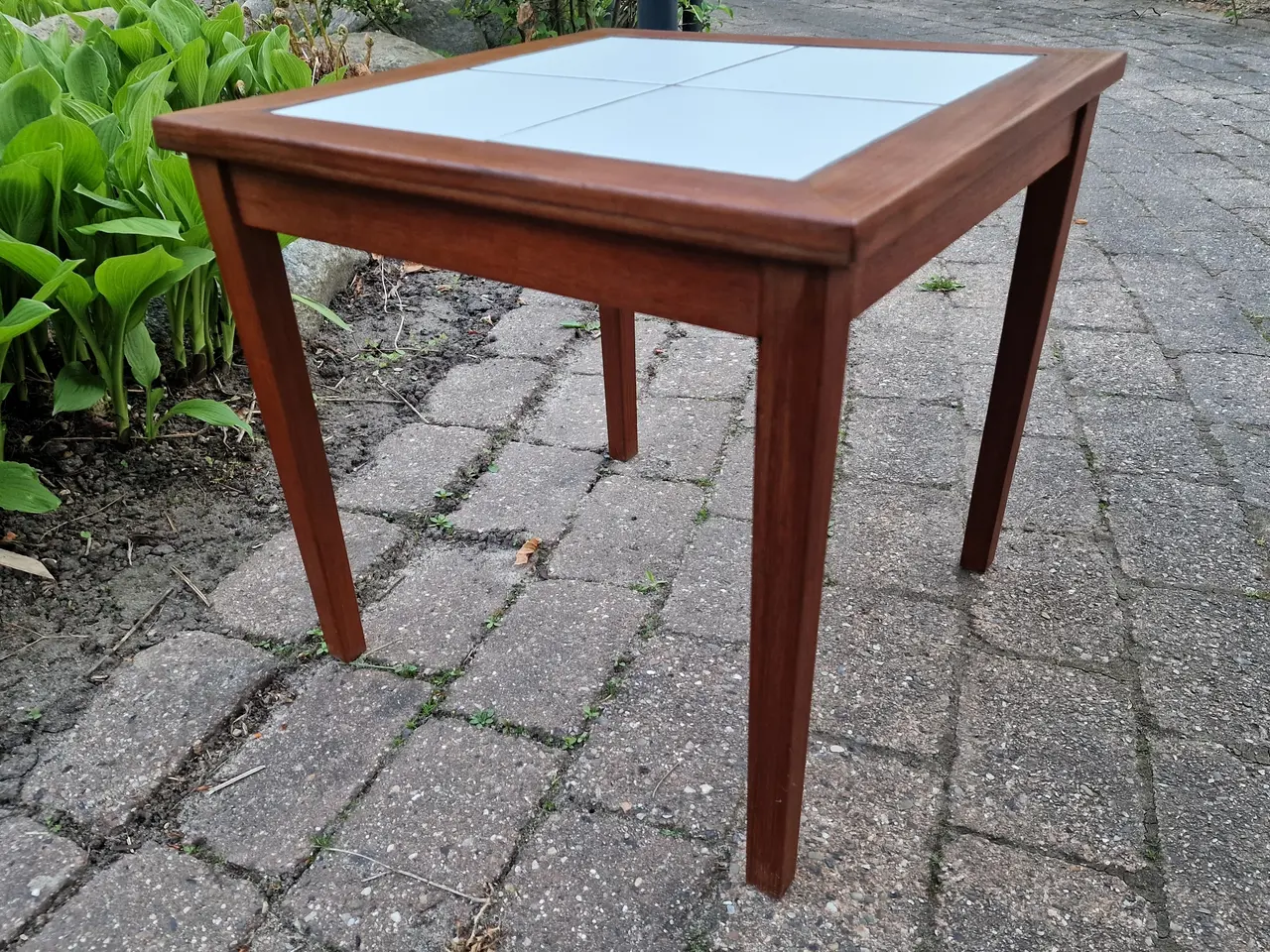 Billede 3 - Vintage sidebord i teaktræ.