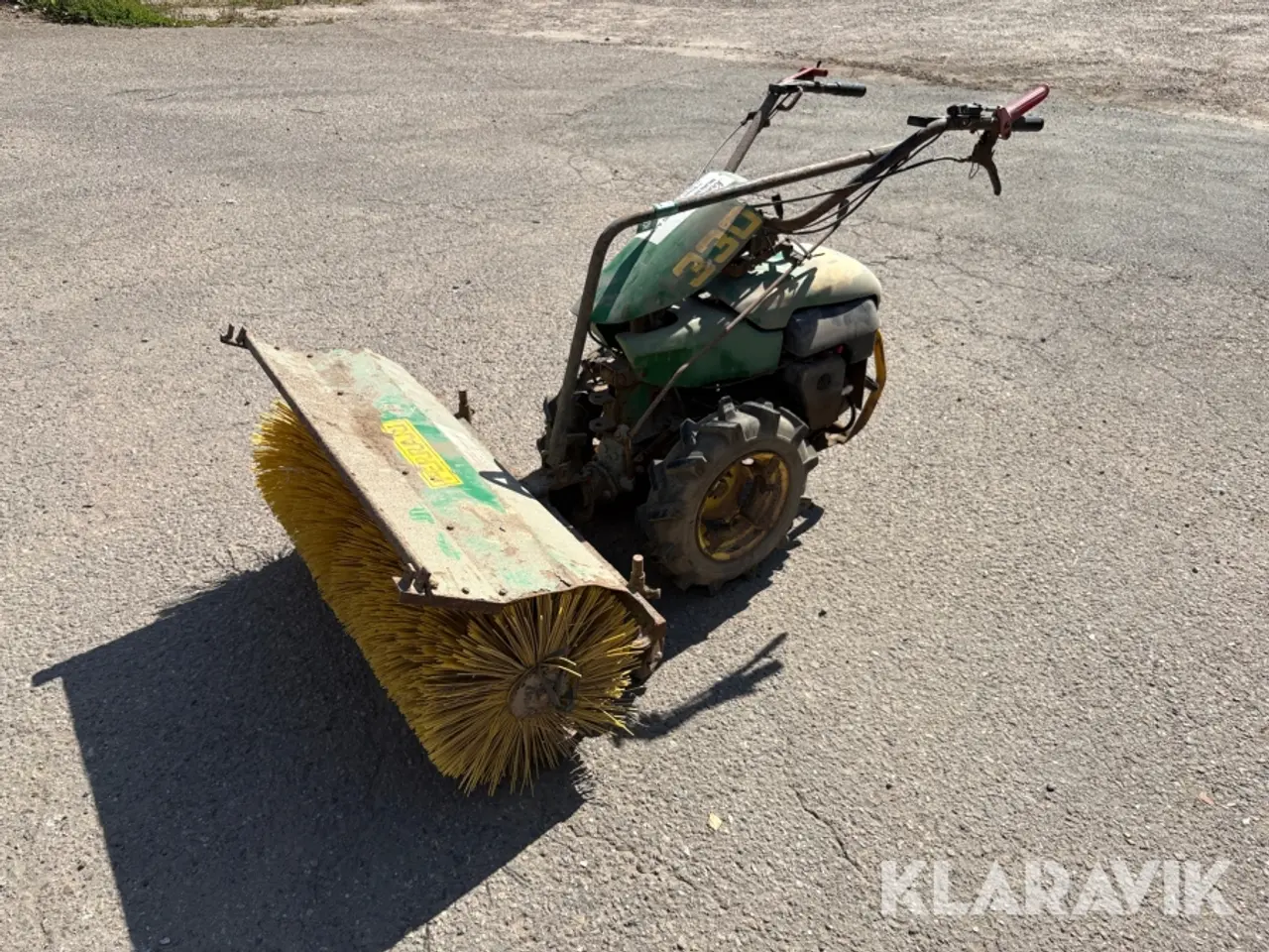 Billede 1 - 2-hjulet traktor Ferrari 330 med kost