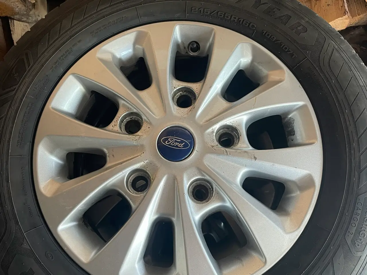 Billede 1 - Sommerdæk til Ford Transit 