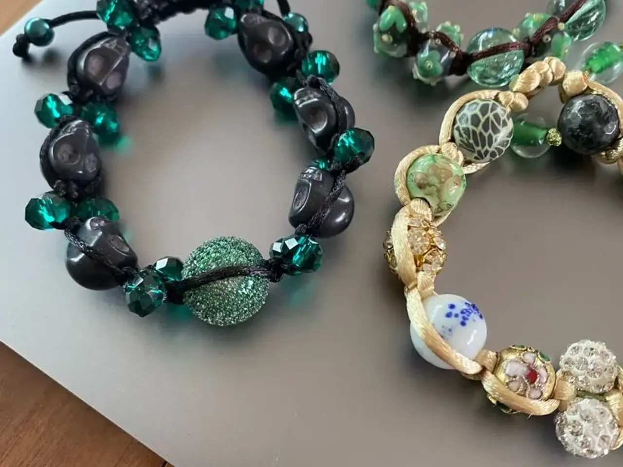Billede 3 - Nye knyttede armbånd