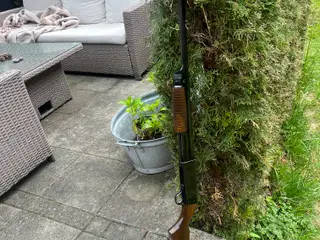 Pumpgun Ithaca 37 Featherlight
