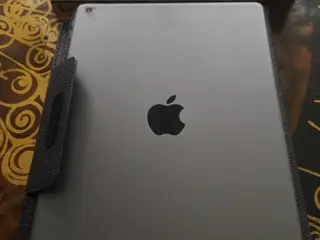 Ipad gen. 8 med tastatur