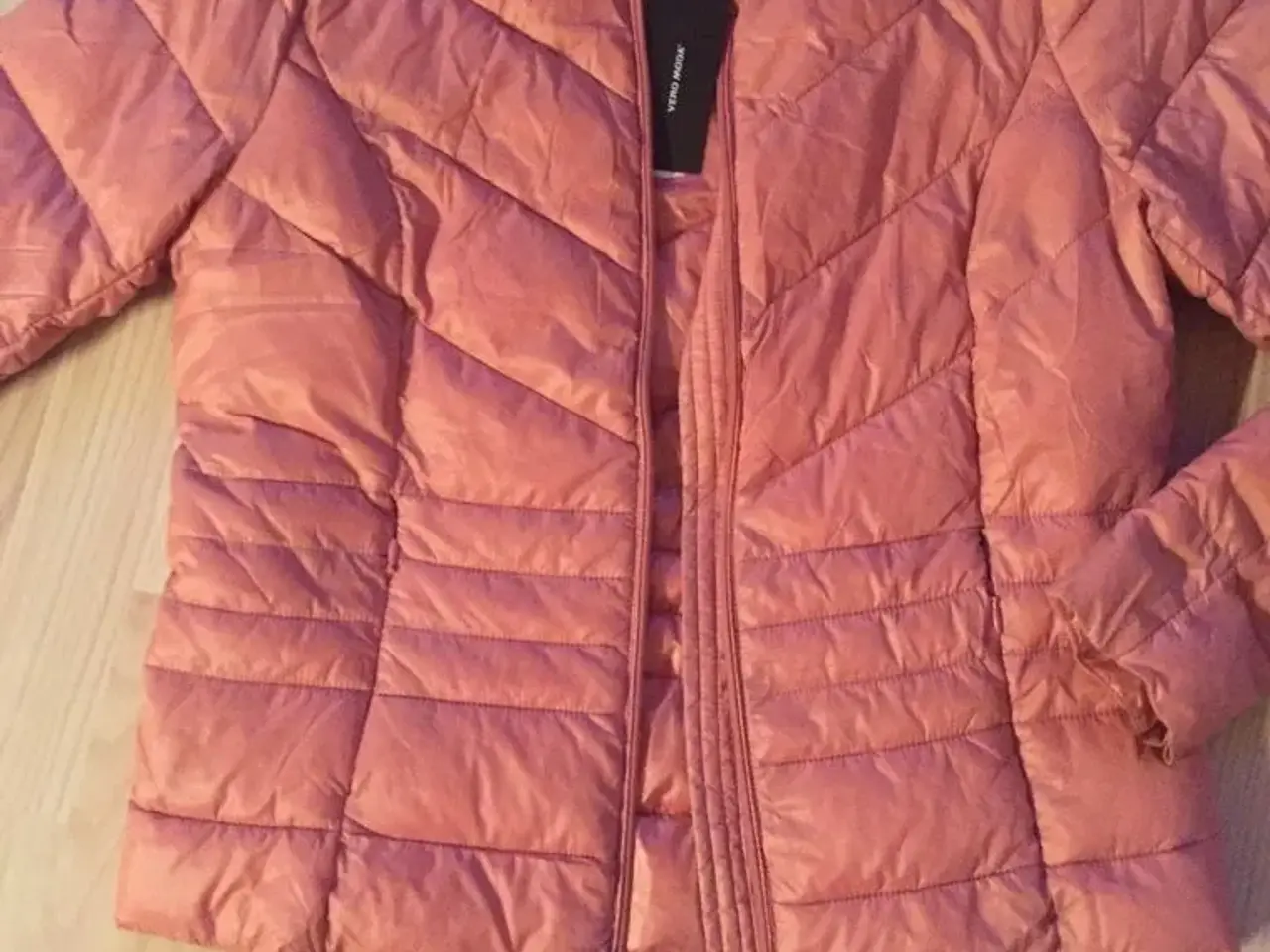 Billede 1 - Ny jakke M vero Moda nedsat