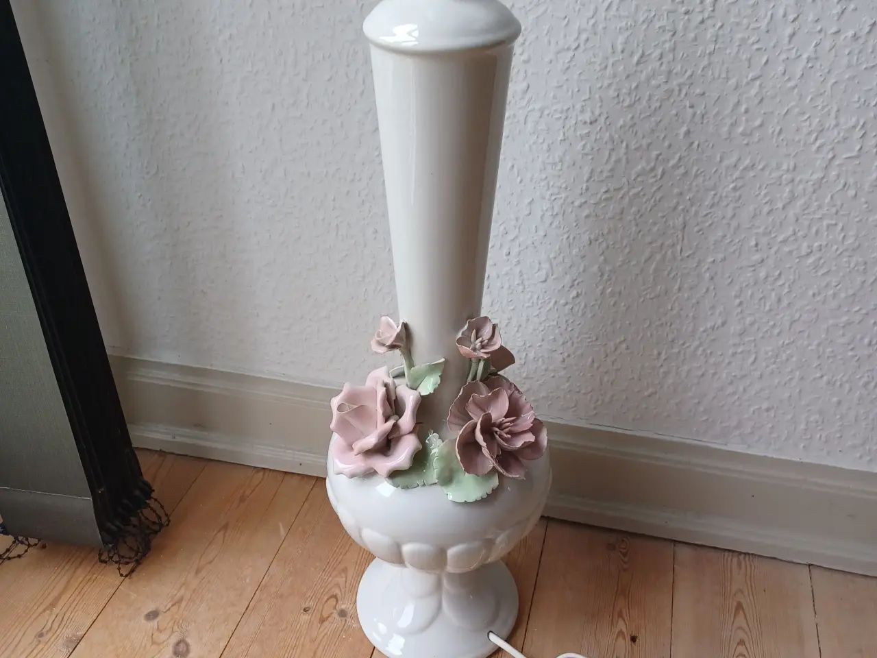 Billede 2 - Smuk gl. porcelæns lampe.