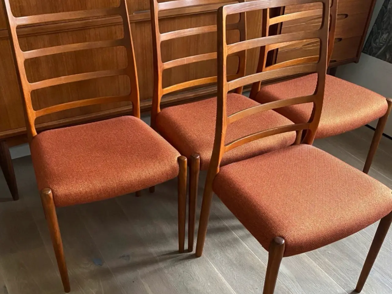 Billede 9 - Klassisk elegance: 4 stk. N.O. Møller model 82 i t