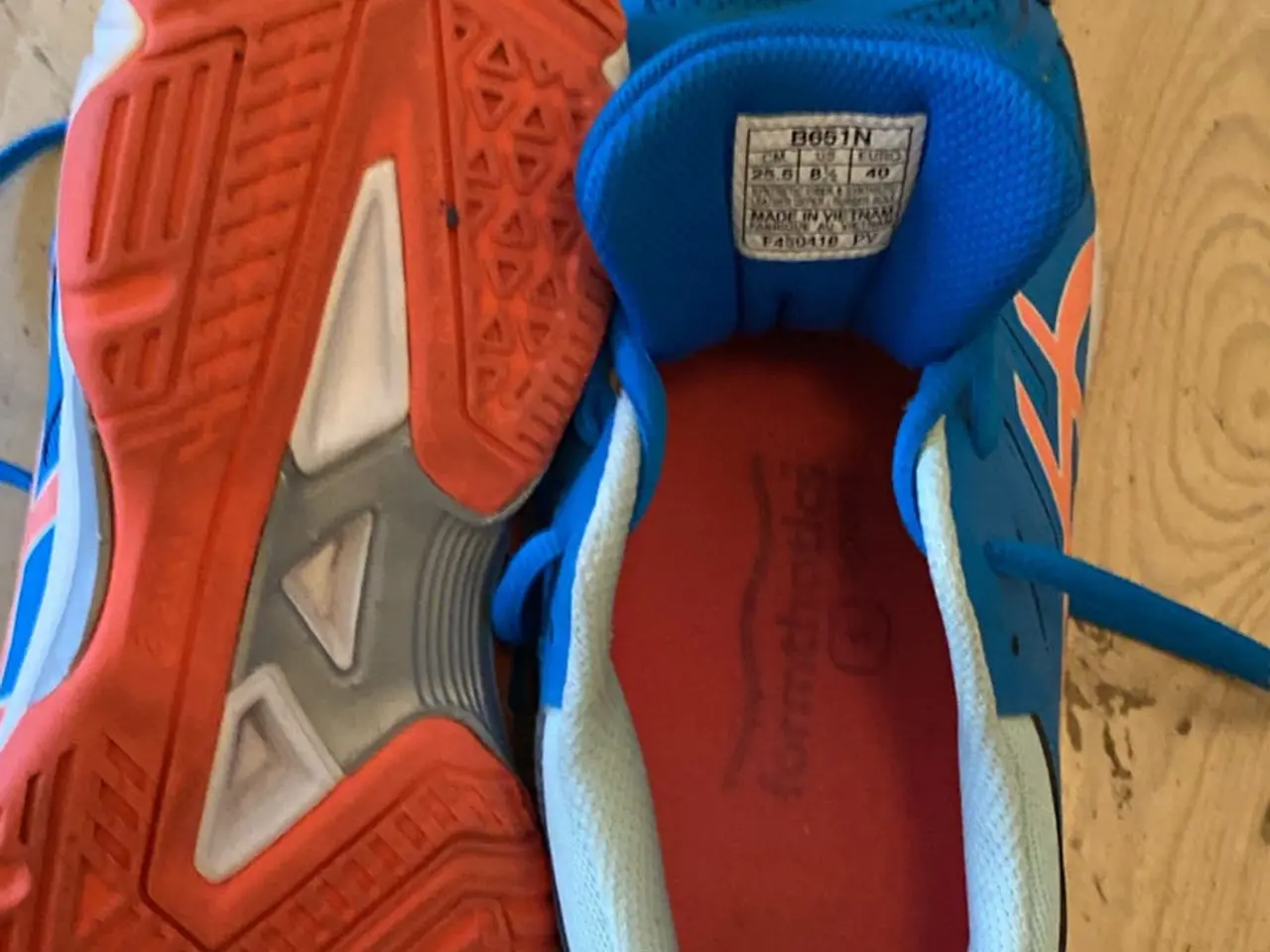 Billede 4 - Sneakers prisen er pr par