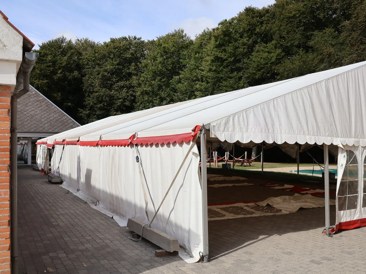 Billede 4 - Kæmpe 12x30 meter party telt